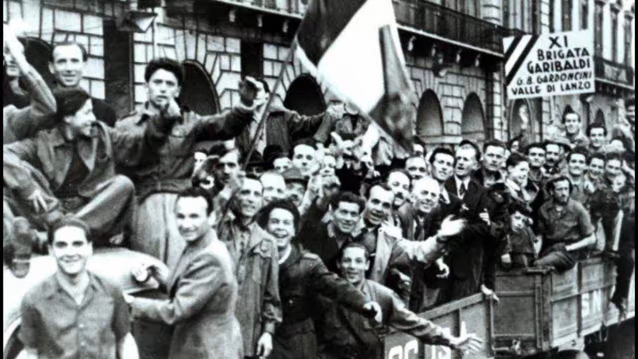 Fischia il vento - The Wind Blows (Sub ENG) - Italian Communist Song