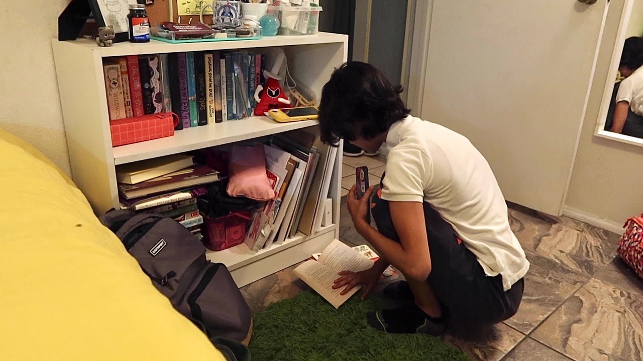 Экскурсия по комнатам 20-летней девственницы