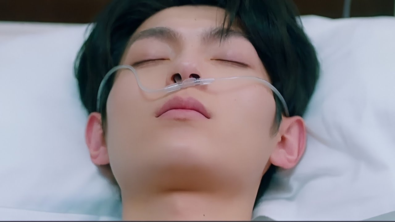 Fan zhixin coma with oxygen tube after seriously injury  - Sick male lead