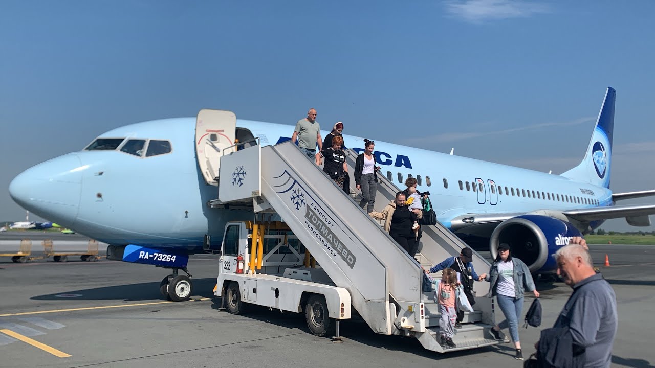 Перелет Мирный - Новосибирск/ А\К алроса/ Boeing 737-800/ бизнес класс