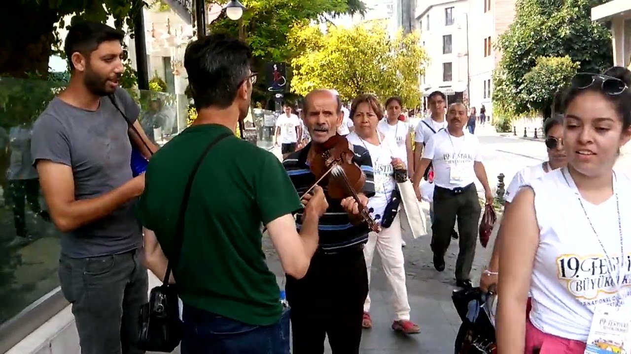 İstanbul sokak müzisyenleri, s. Uluses 