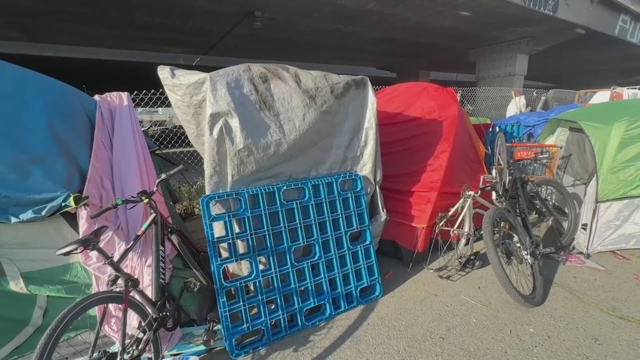 Unhoused Oakland residents displaced by construction
