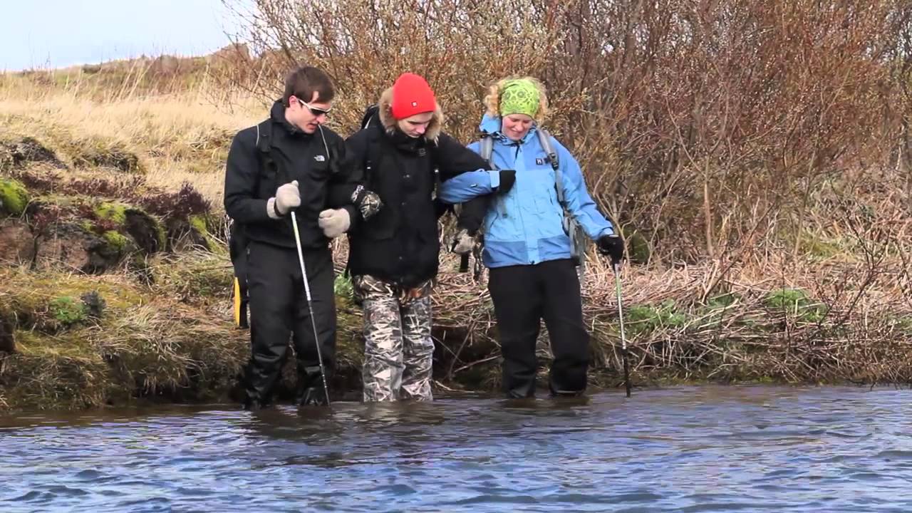 What to keep in mind when crossing a river in Iceland
