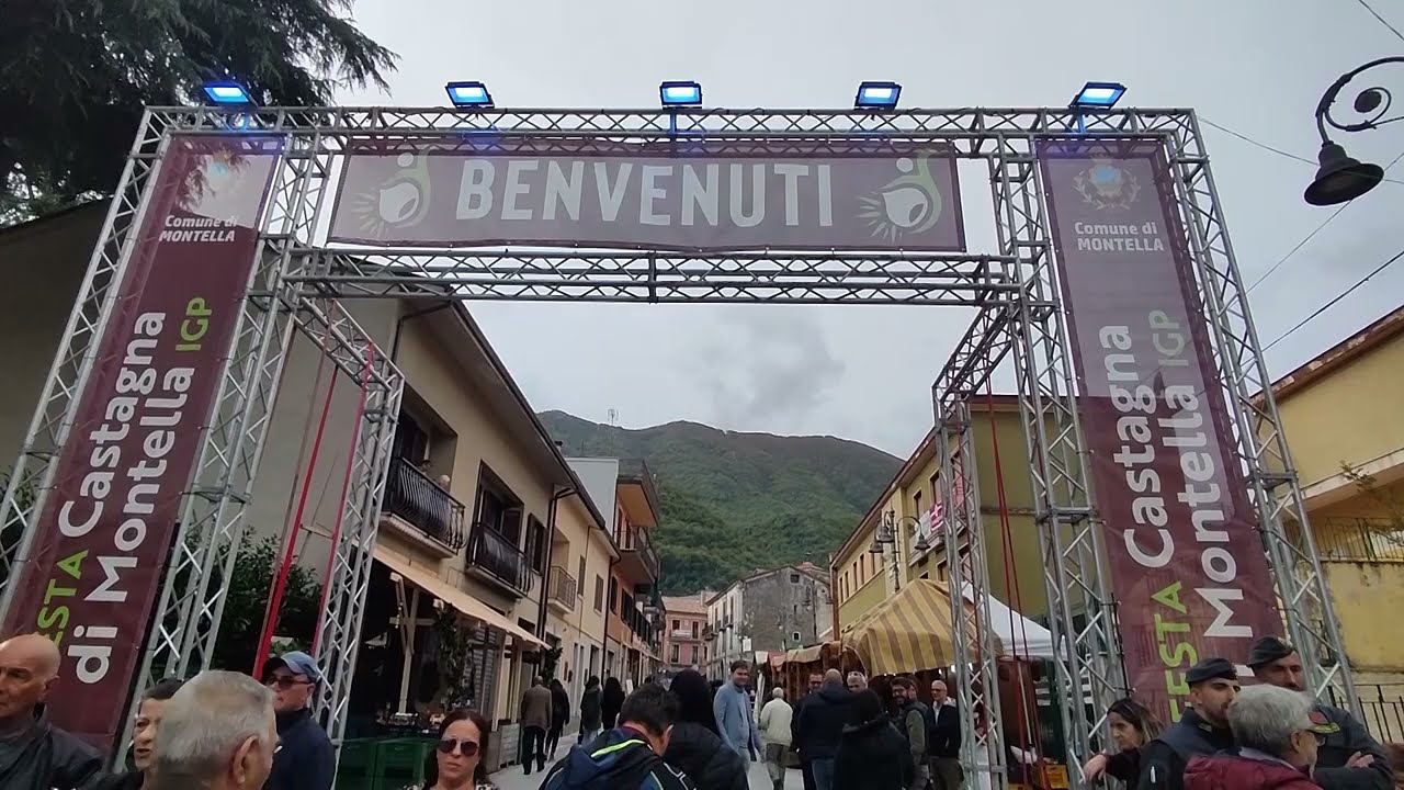 Montella, Sagra della Castagna Igp da record: registrate 90 mila presenze nel primo weekend