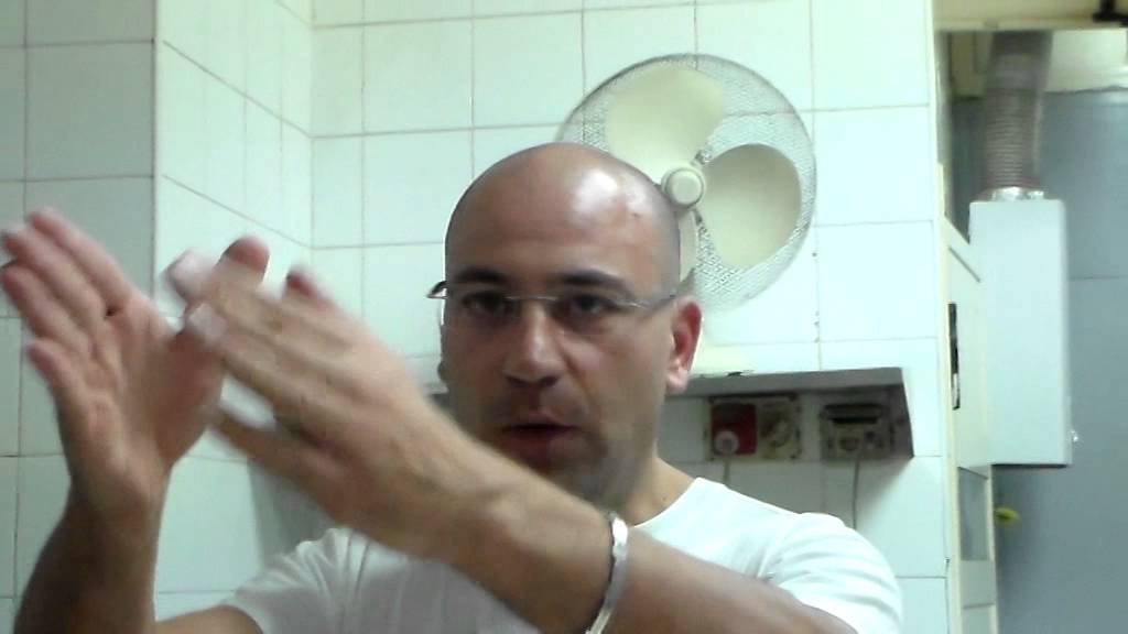 Pizza Napoletana - Impasto Salvatore Di Matteo - STG - fase di stesura - 3°