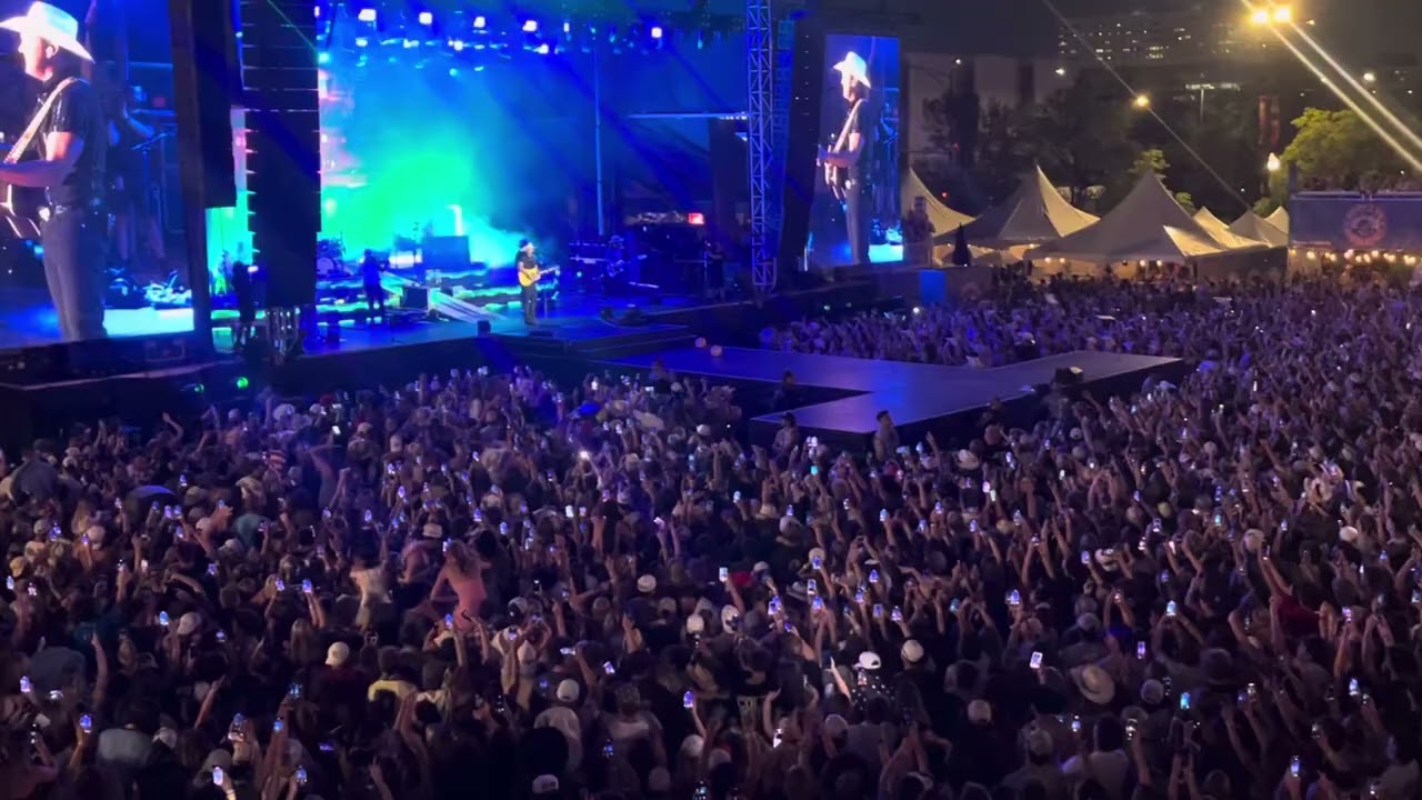 7/13/2025 Jon Pardi “Heartache Medication ” Live @ Windy City Smoke Out Chicago, IL