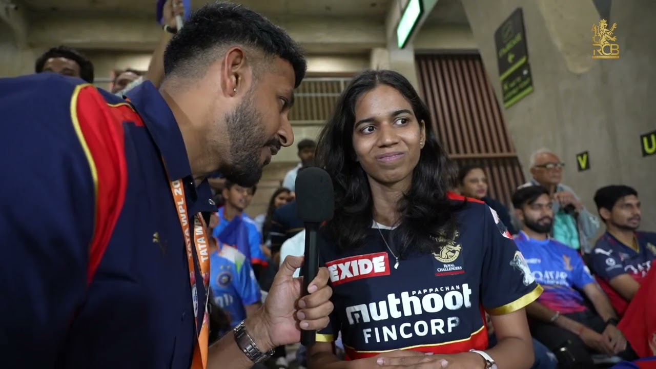 A lucky fan in Vadodara won a special jersey signed by all our Queens | WPL 2026 Final | RCB