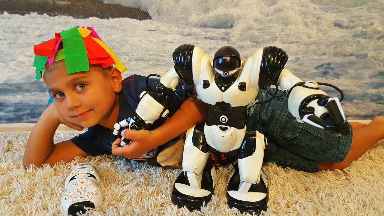 Танцуем с роботом Wowwee Robot! Wow Wee Roboter Robosapien. Робот на пульту.