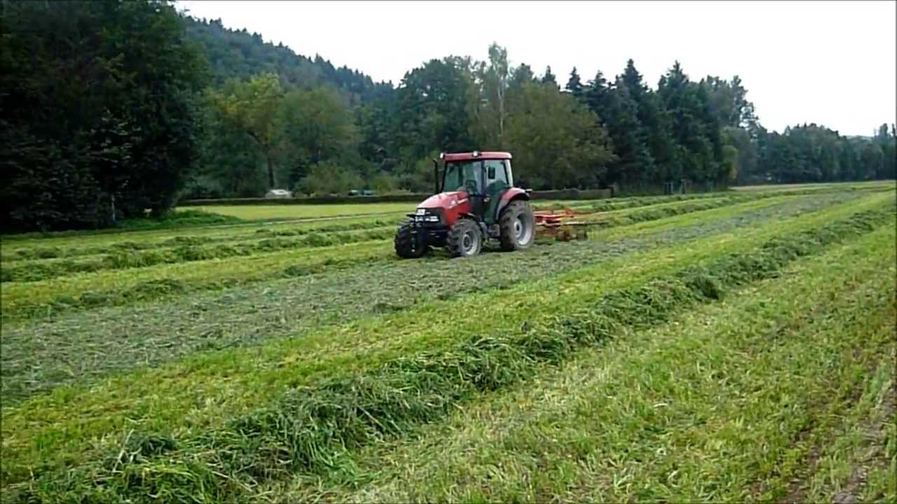 4 Schnitt 2013 Schwaden mit Case JX 70 und Kuhn GA 4121 GM