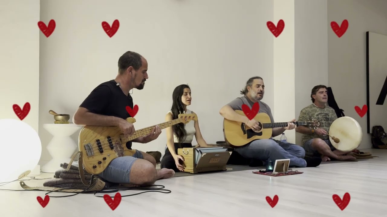 Watch This Heartwarming Kirtan Session! (Twameva by Manu Om)