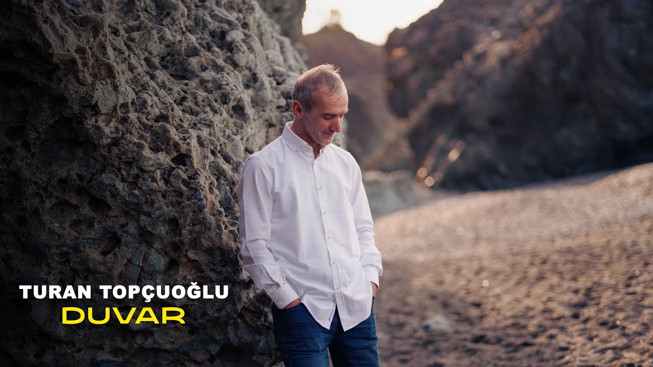 Turan Top&ccedil;uoğlu - Duvar