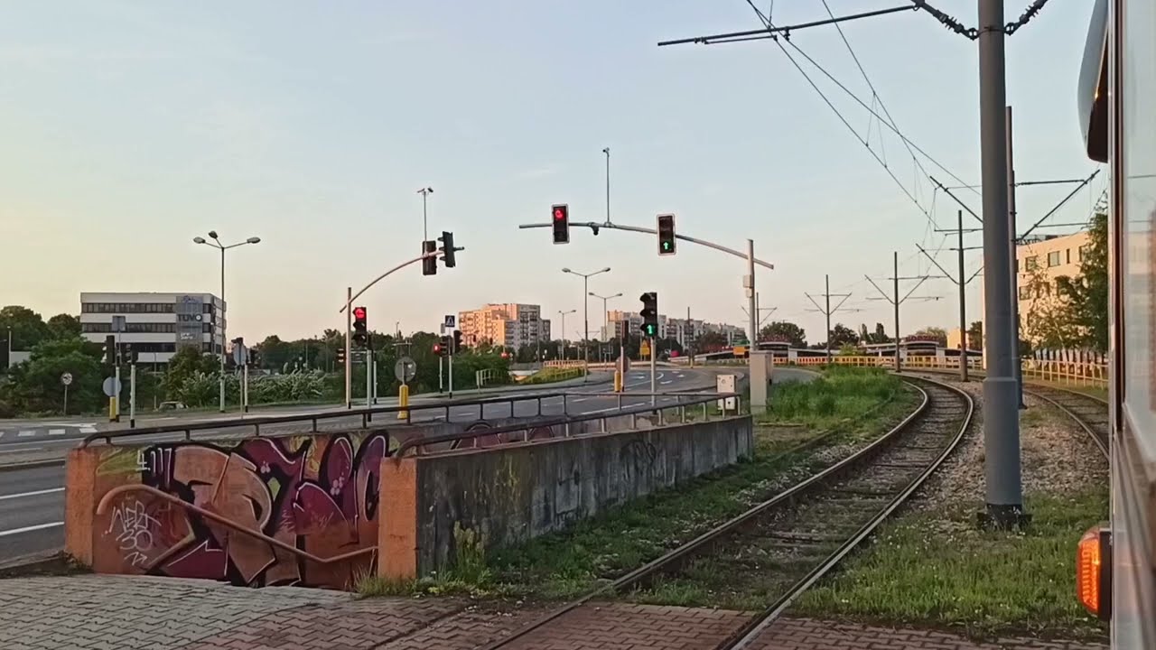[Chorzów] Hajducka i Powstańców widziane z okna tramwaju - Tramwaje Śląskie S.A.