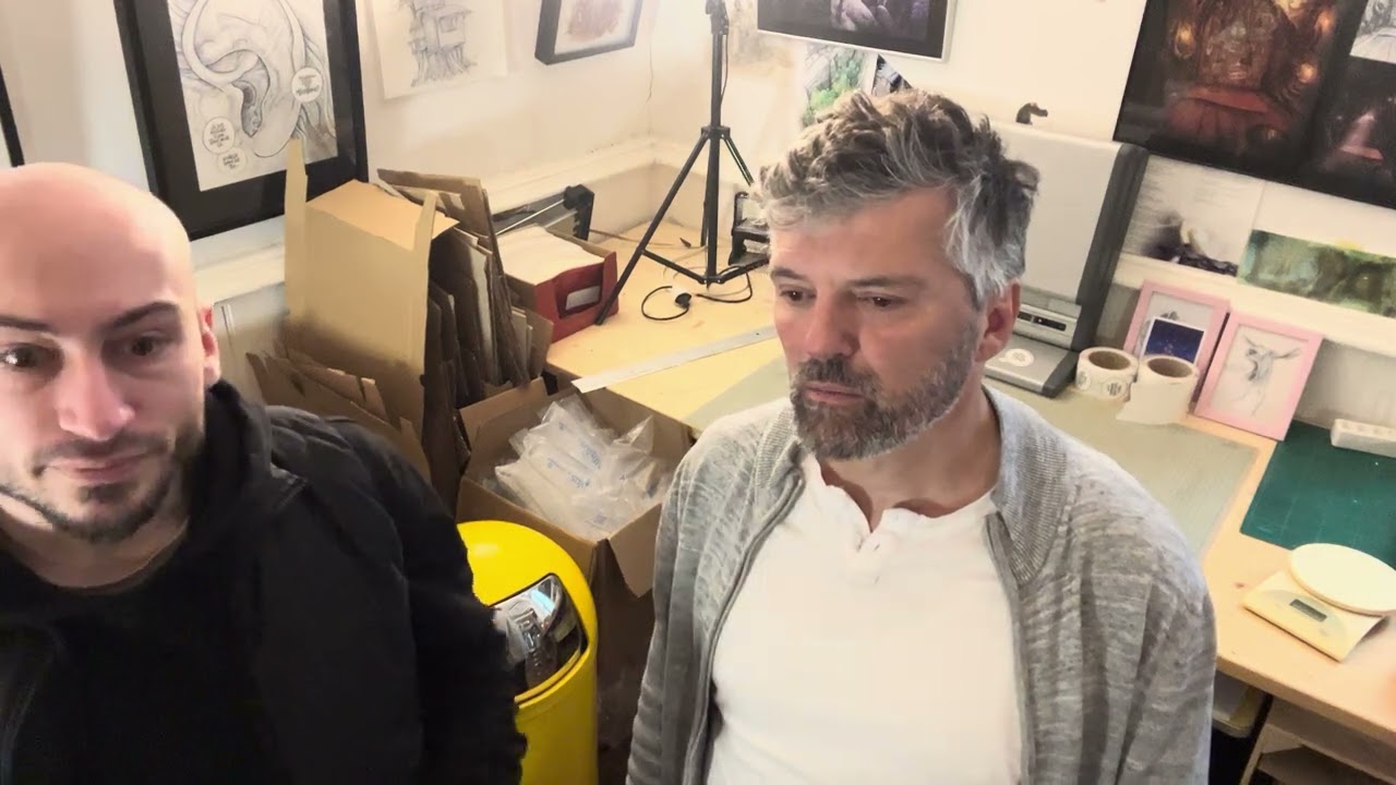 Enfermé entre quatre murs, il trouve une sortie.