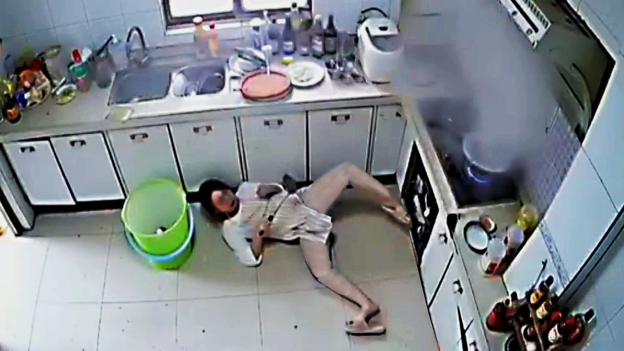 Seharusnya CCTV Tidak Merekam Hal Aneh dan Tak Wajar, Konyol tapi Tak Biasa seperti ini