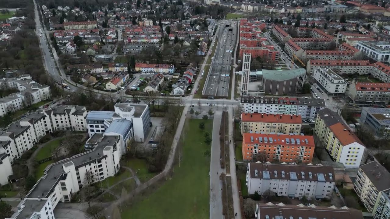 Munich mit der Dji Mini 3 -  Drohnenflug über München Sendling mit der DjiMini3