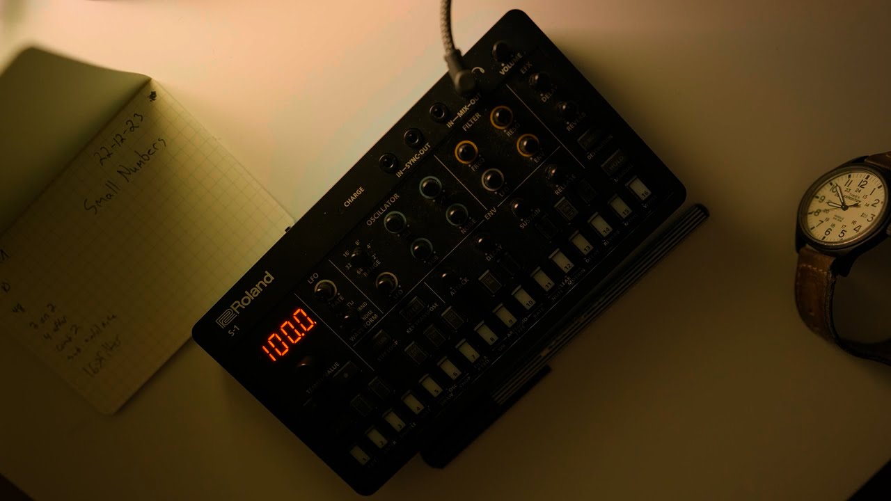 Roland S-1 | Small Numbers | Minimalist Synthesizer Music