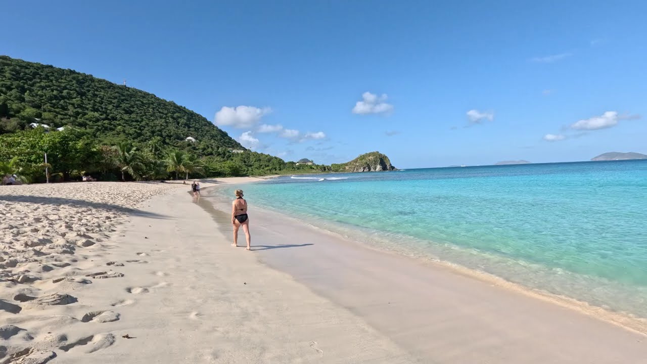 Tortola, Smuggler's Cove beach. British Virgin Islands.. 5K.