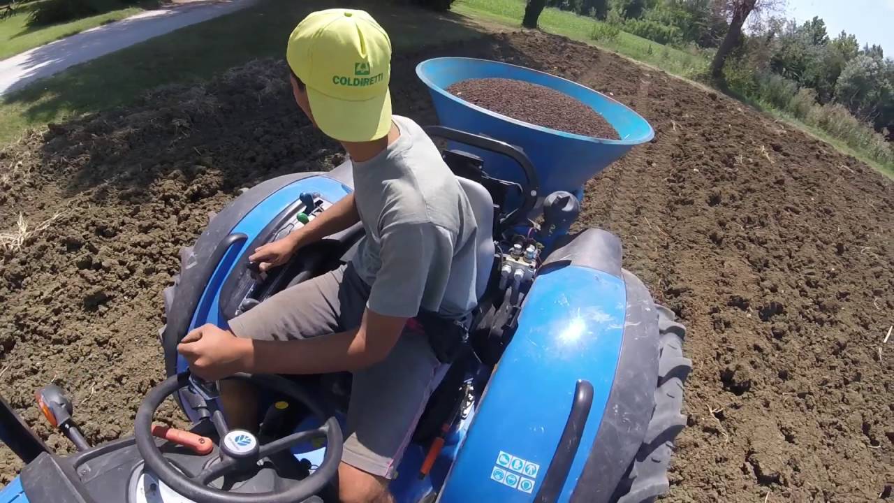 NEW HOLLAND T3030 + spandiconcime 2° [GoPro]