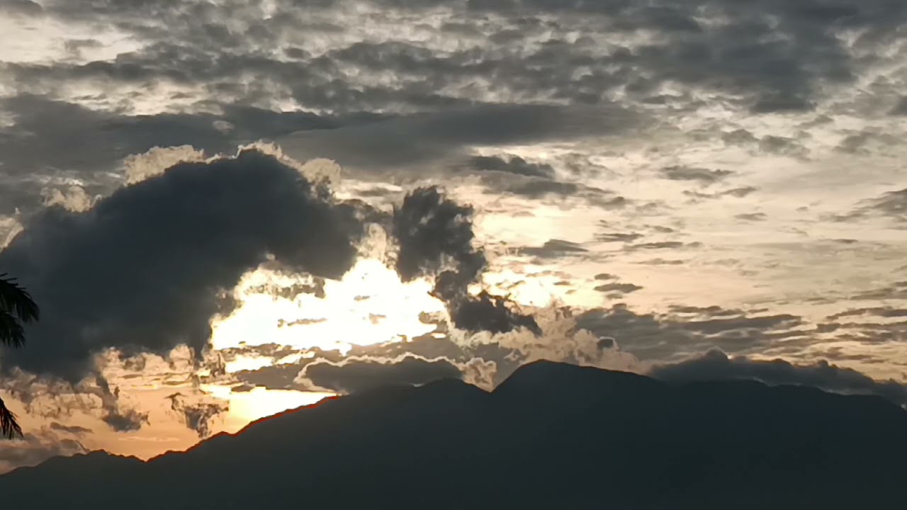 Silent Mountain Sunset | Golden Horizon Over The Peaks