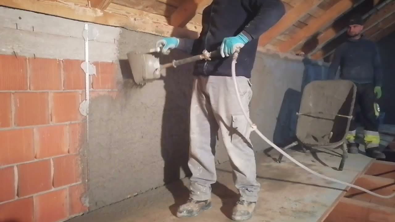 Mașina de tencuit pe aer, stâlpișori (șine de ghidaj) pentru nivelare cu rigla