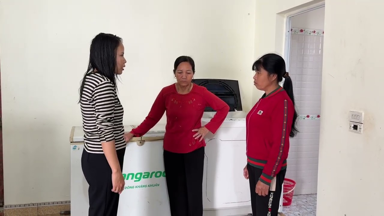 Đang tuc gian gặp luôn mụ Phượng nhâm sử đẹp luôn 