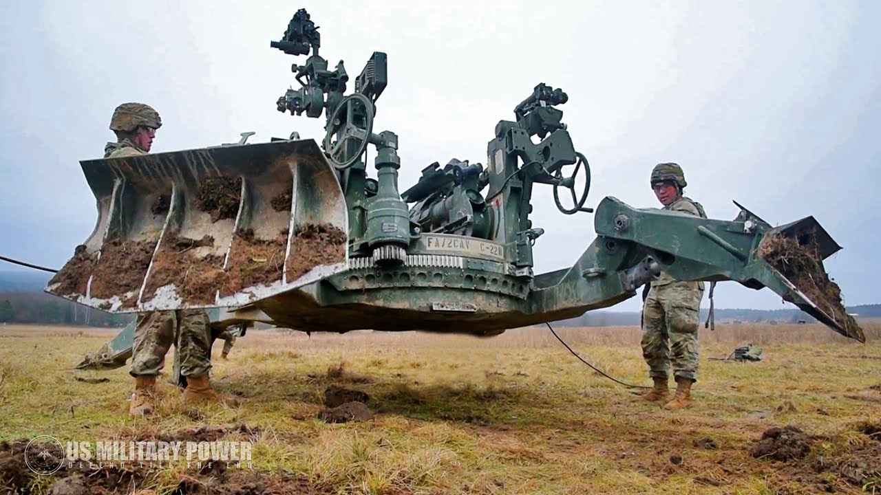 Армия США ведет огонь из смертоносной 155-мм гаубицы M777