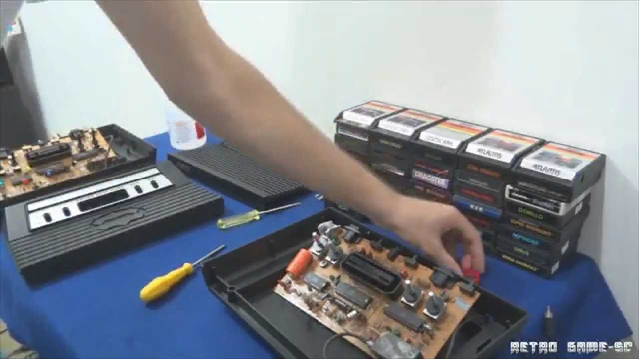 Abrindo e conhecendo seu Atari por dentro - Dactar