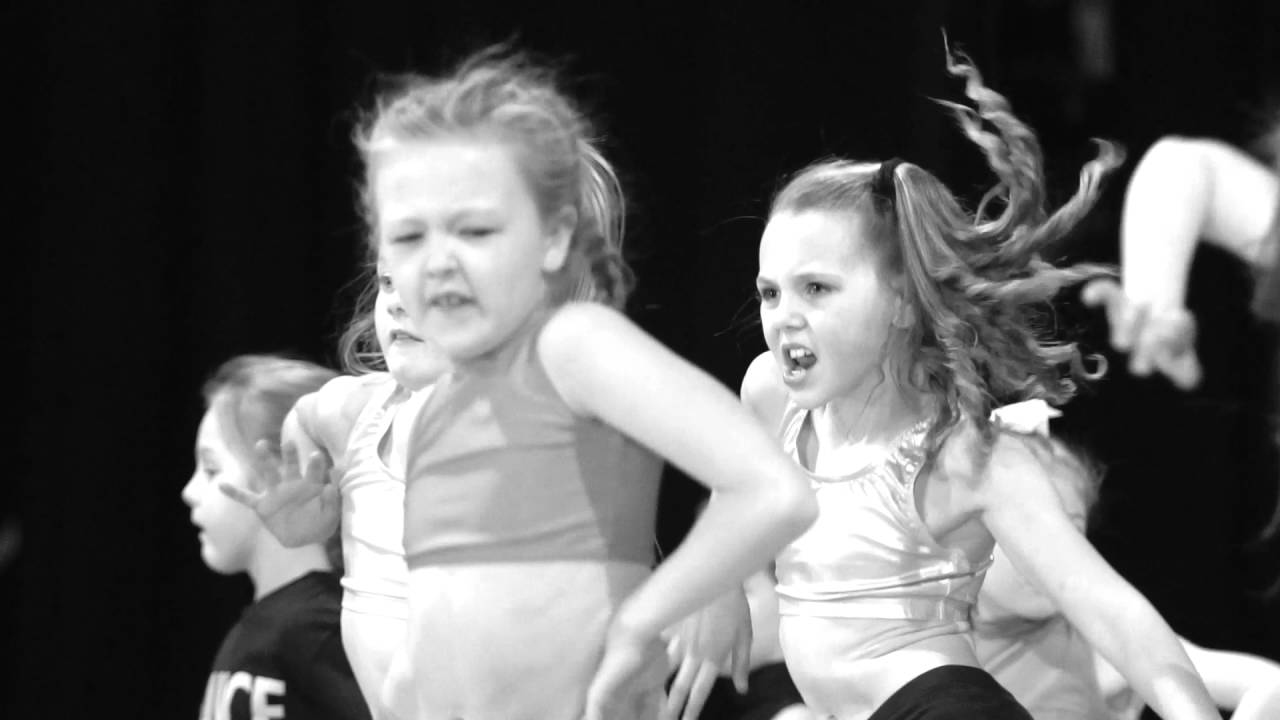 UDANCE BEHIND THE SCENES4