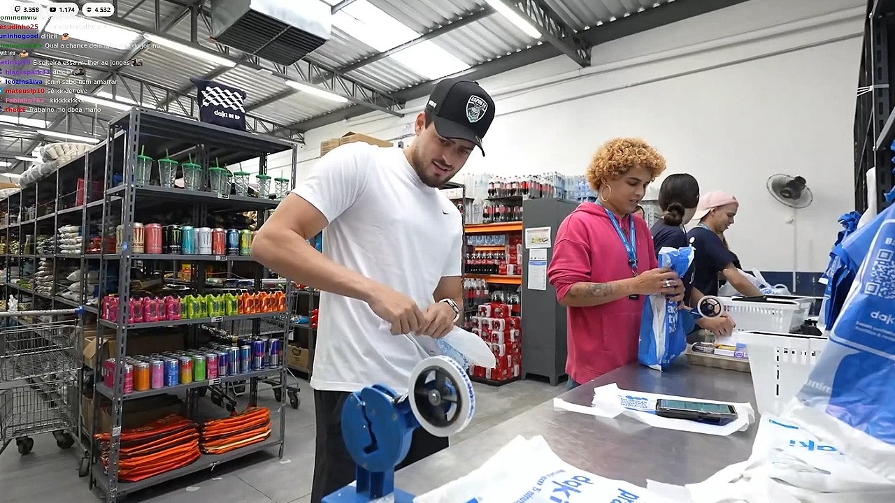 JON VLOGS DENTRO DA DISTRIBUIDORA DAKI ONDE VENDEM A SUA BEBIDA DRINKISS