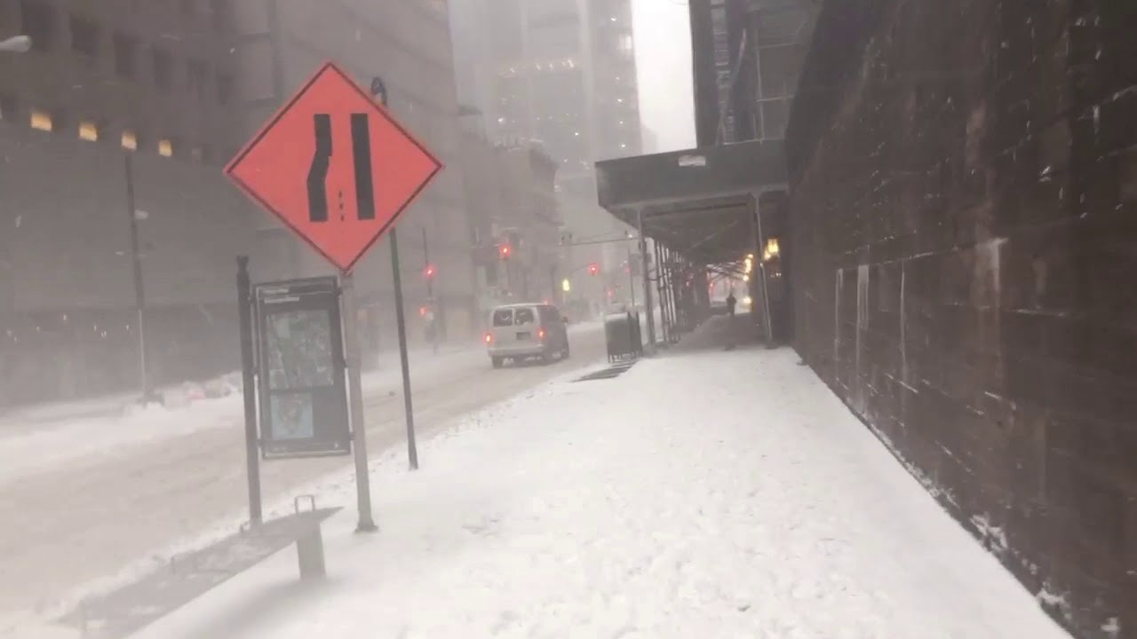 Snowstorm hits New York City – the scenes in Lower Manhattan
