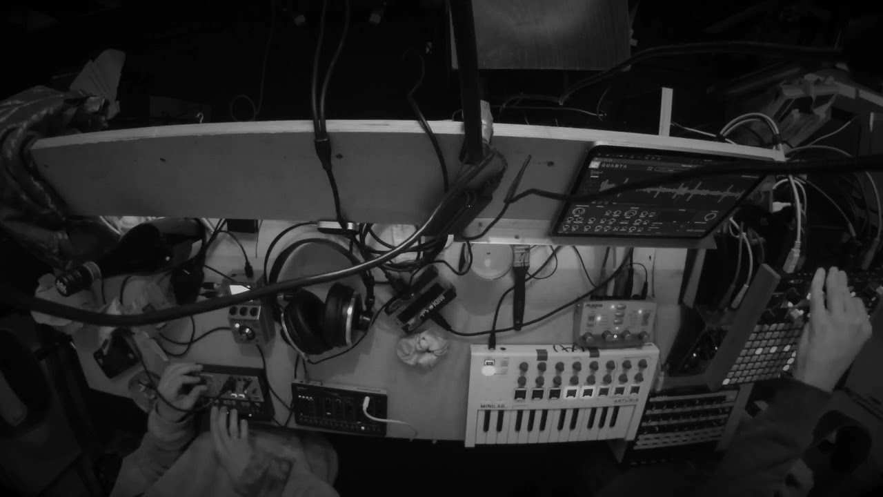 Synthstrom Deluge, Volca Keys & Roland T8: 118 BPM Electronic Jam
