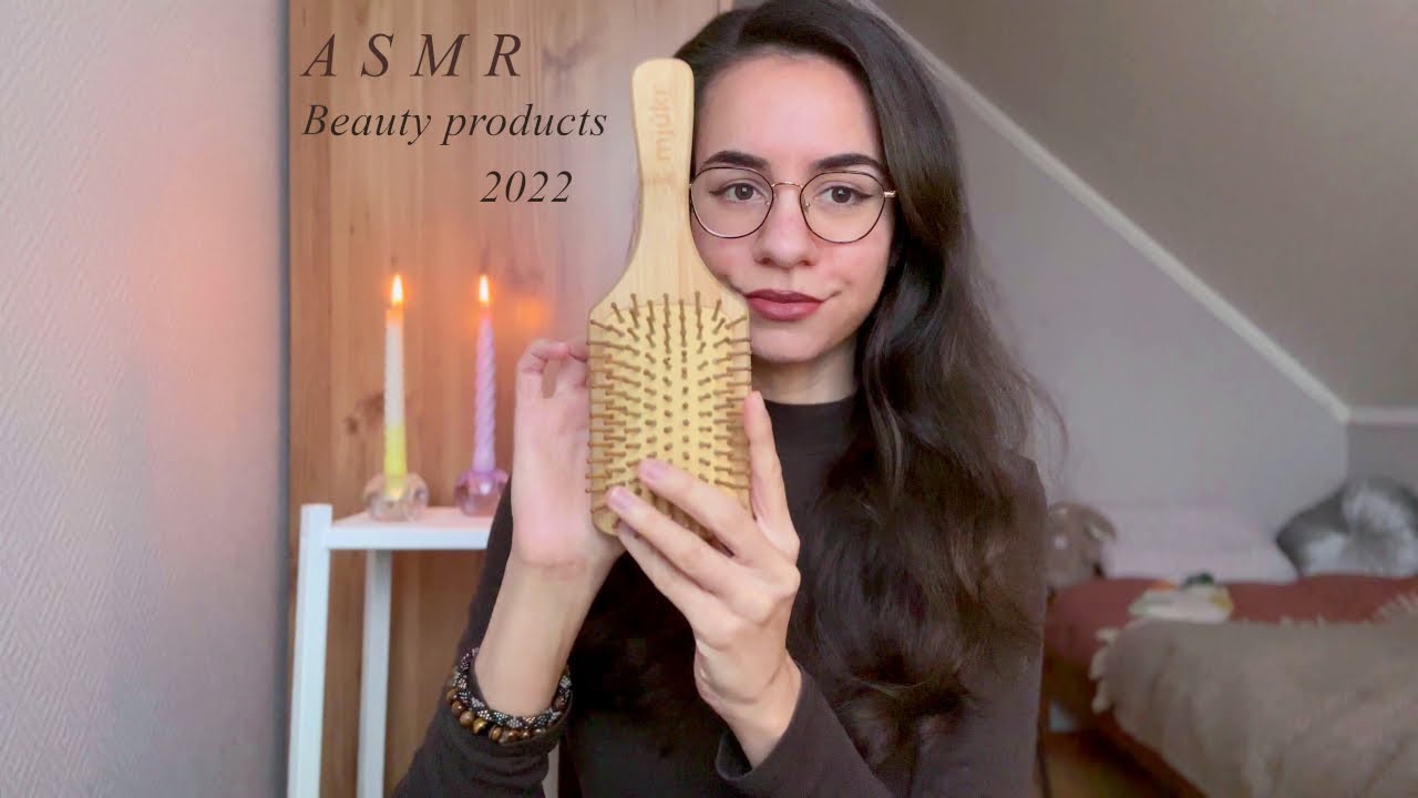 ASMR - Favourite beauty products of 2022 (show & tell, hairbrushing, tapping, soft spoken) 🤎