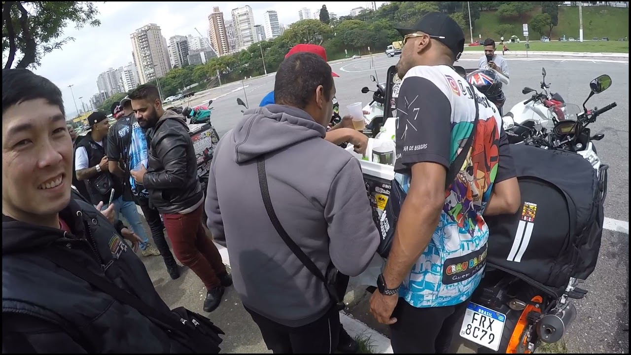 Document&aacute;rio que vai pra Gringa  da Teiadocumenta que o Rizolito e Motokacachorro ta participando!!