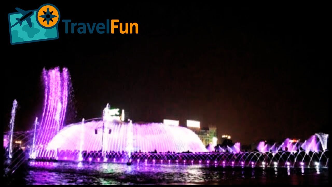 Dancing fountains in Unirii Square Bucharest - amazing water, lights and music show