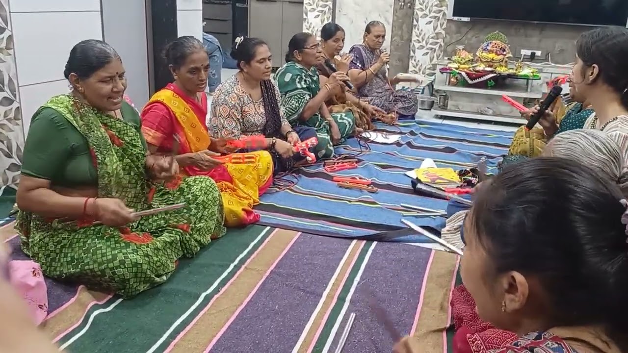 🙏મંદિર માં ચૂંદડી લેરે ચુંદર્દી સત્સંગની🙏