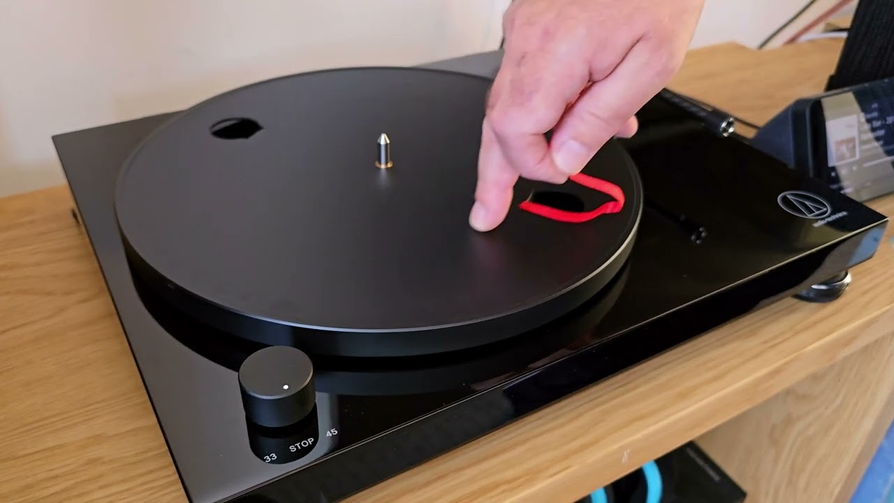 Audio-Technica AT-LPW50PB Turntable Unboxing and quick set up