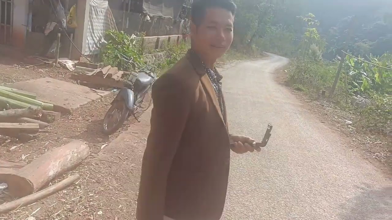 Hoa lá ma muôn hươn máư Quang lả mường khiêng 