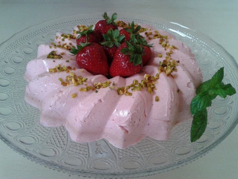 Semifreddo  alle fragole, semplice e veloce