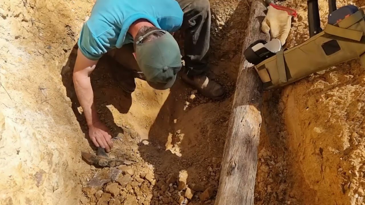 Opening my Reef Diggings, Metal Detecting Gold part 2