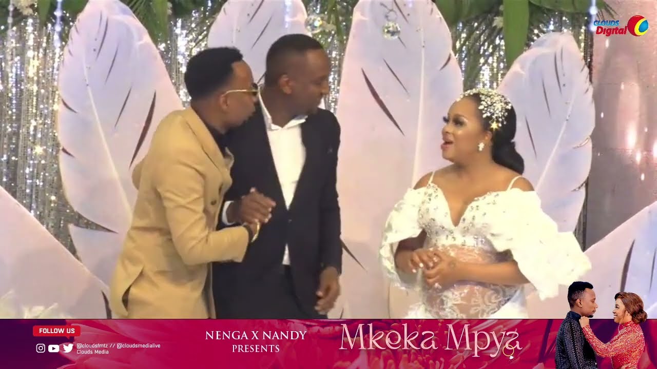 Engineer Hersi awakabidhi Billnass na Nandy Zawadi ya Harusi