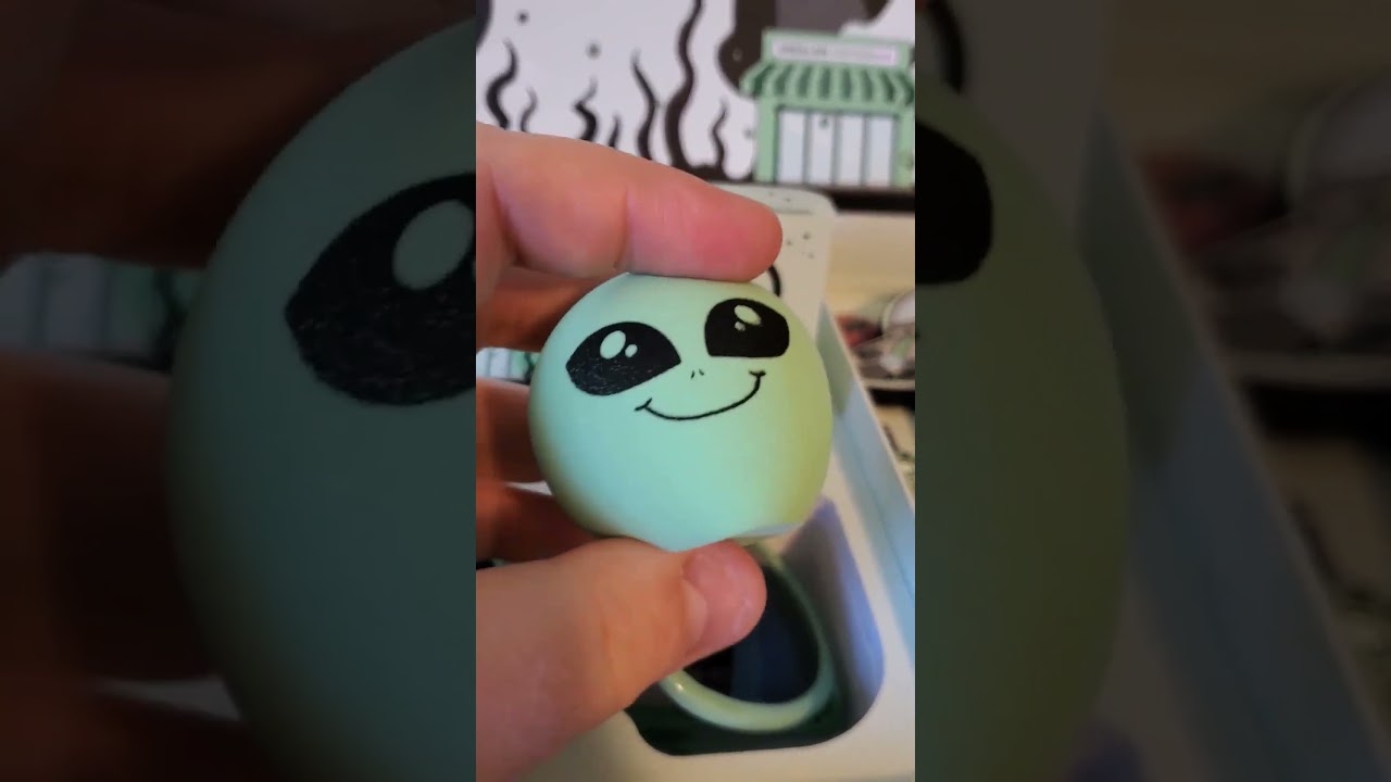Alien Makeup Sponge! #sheglam #alien #makeup #shein #makeupsponge