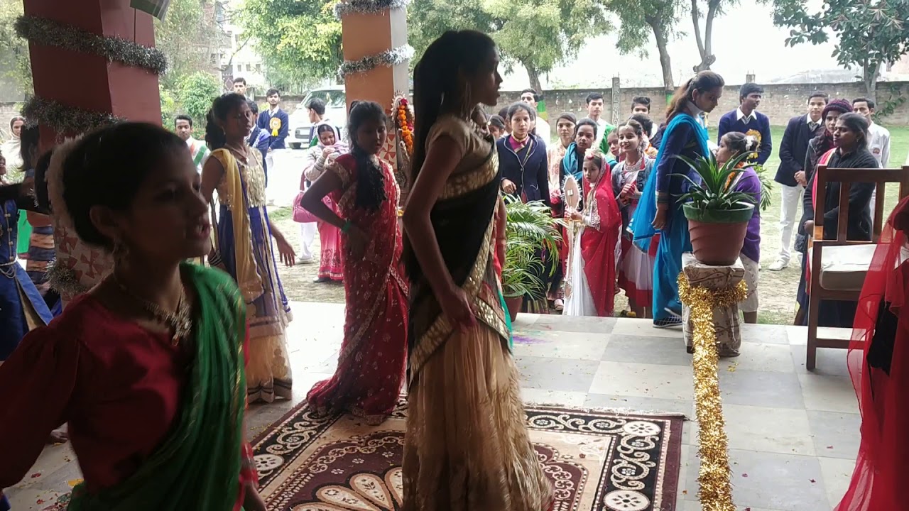 Naino wale ne dance by the students of the Patriot Inter College, Unnao