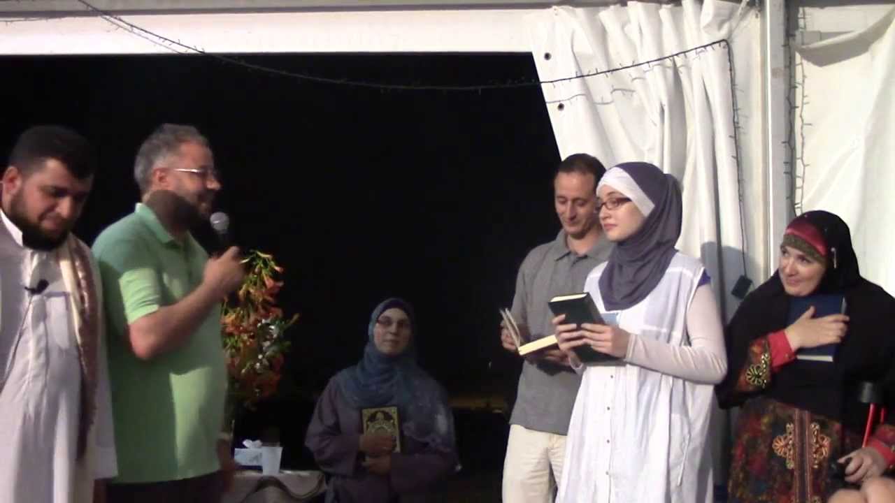 عائلة إيطالية مسلمة (( أب ـ أم ـ بنت )) رمضان 1434 هـ ـ 2013 م ـ صارونو ـ إيطاليا