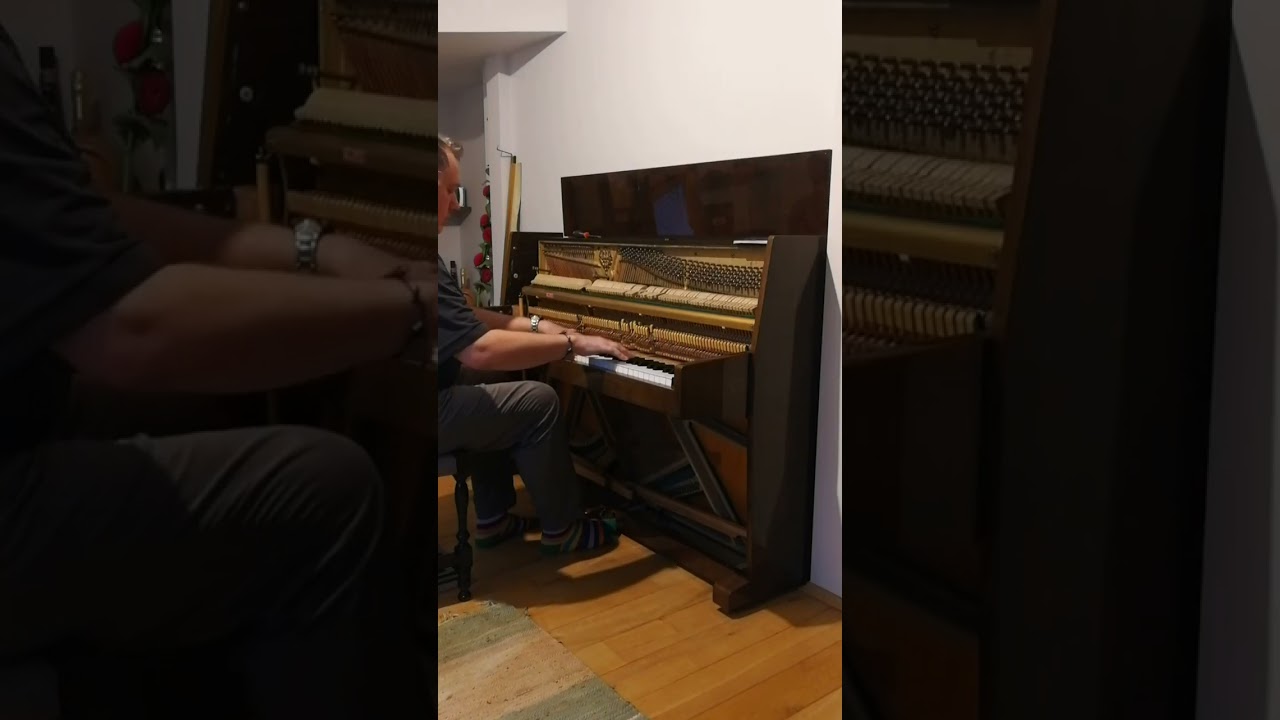 Pianino Legnica M-100 (1975) przed i po strojeniu