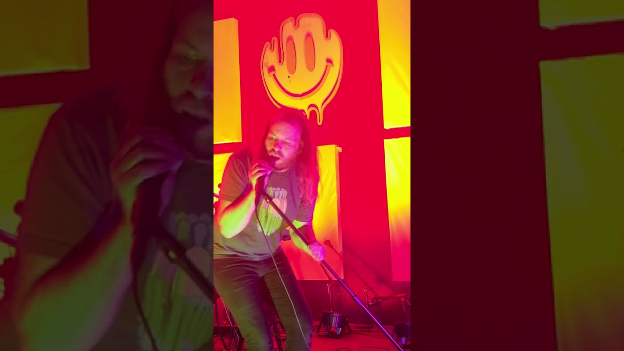 An Esperluette - Good Health (Live at Sk8bar)