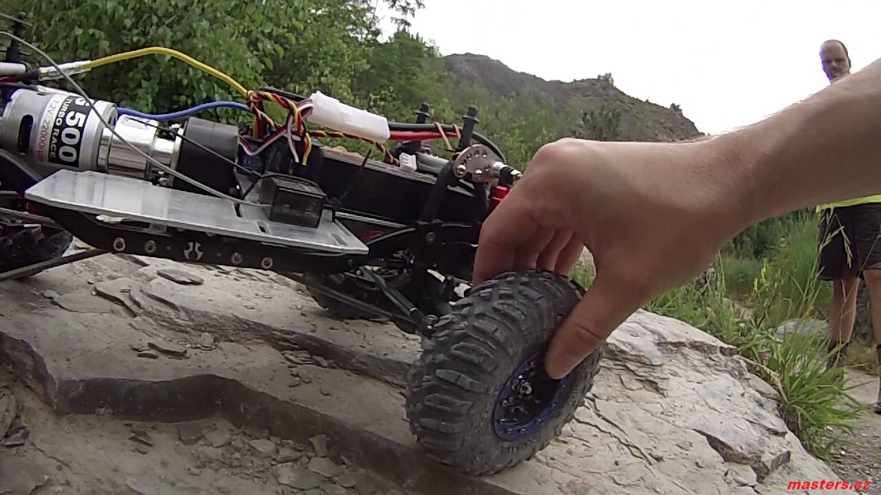 AXIAL SCX 10 v jiném provedení