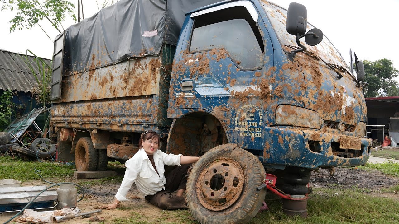 Full video: Girl repairs, restores and maintains cars and agricultural machinery.
