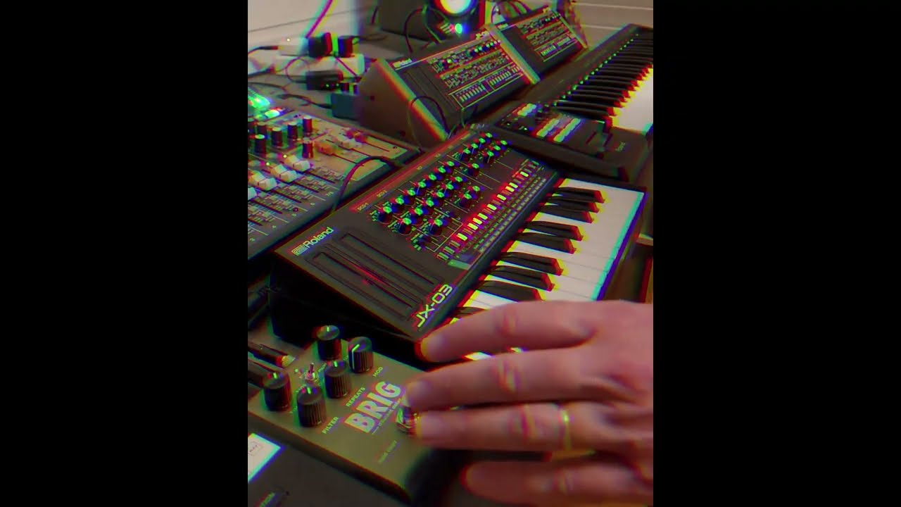 Mani and the Nonos - Singularity - Strymon Brig/Cloudburst/Roland ACB/ZEN-Core