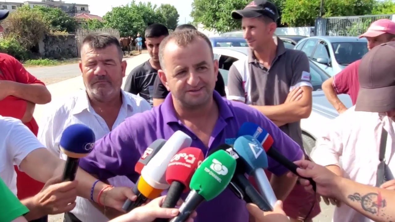Top News-Thahen tokat nga mungesa e ujit vaditës/Fermerët e fshatit Sektor-Seman ngrihen në protestë