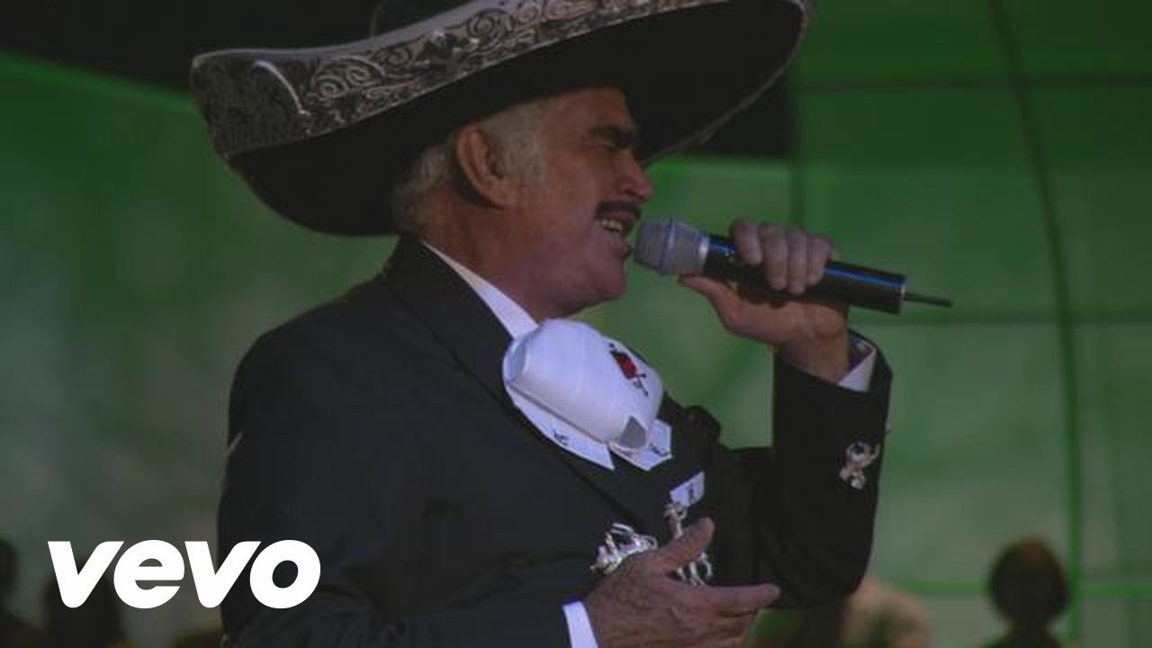 Vicente Fernández - A Duras Penas (En Vivo)